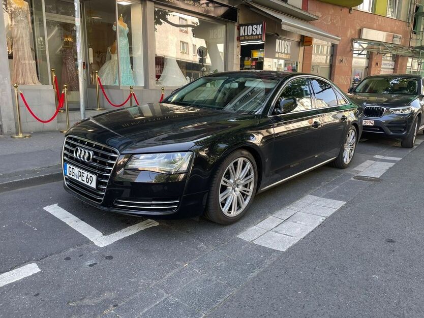 Audi A8 325.000 km 15.400 € Mörfelden 64546
