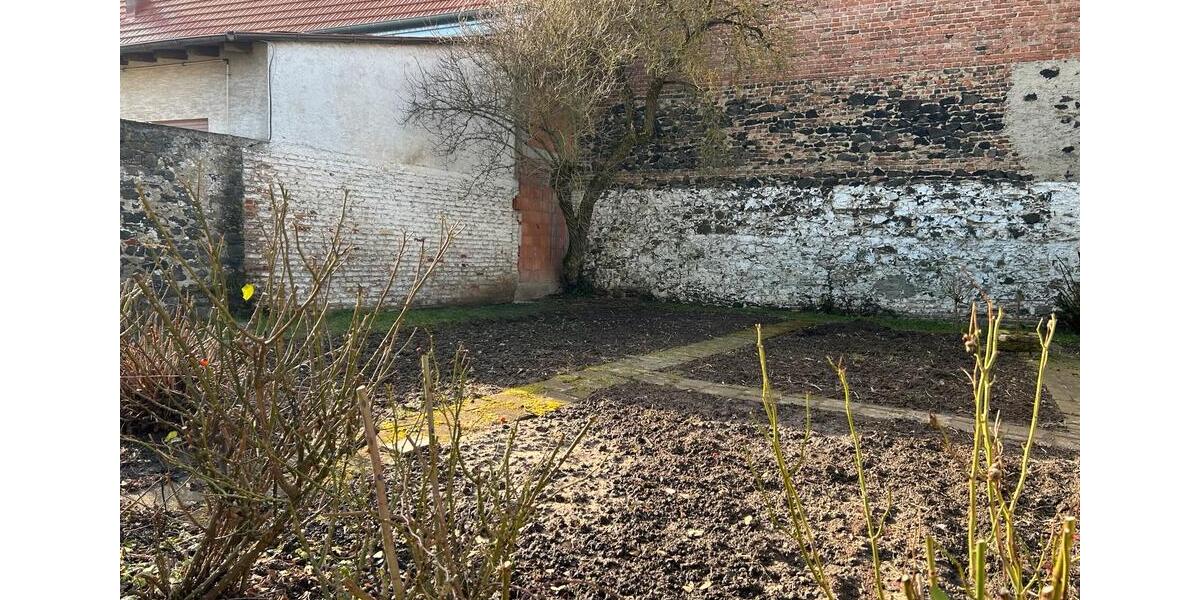 VERMIETUNG VERKAUF KOMPLETTS ANWESEN MIT VIEL POTENZIAL 8 zimmer