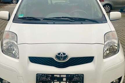 Toyota Yaris 162.700 km 4.400 &euro; Kelsterbach 65451
