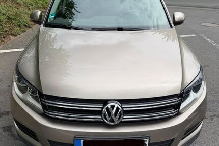 VW Tiguan 61.000 km 9.000 &euro; Schwalbach am Taunus 65824