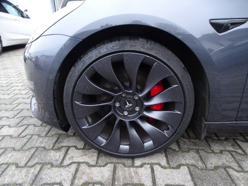 Tesla Model 3 Performance 38.031 km 31.890 € Rodgau 63110