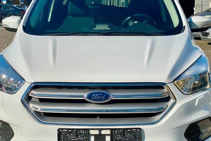 Ford Kuga 76.500 km 11.899 &euro; Kelsterbach 65451