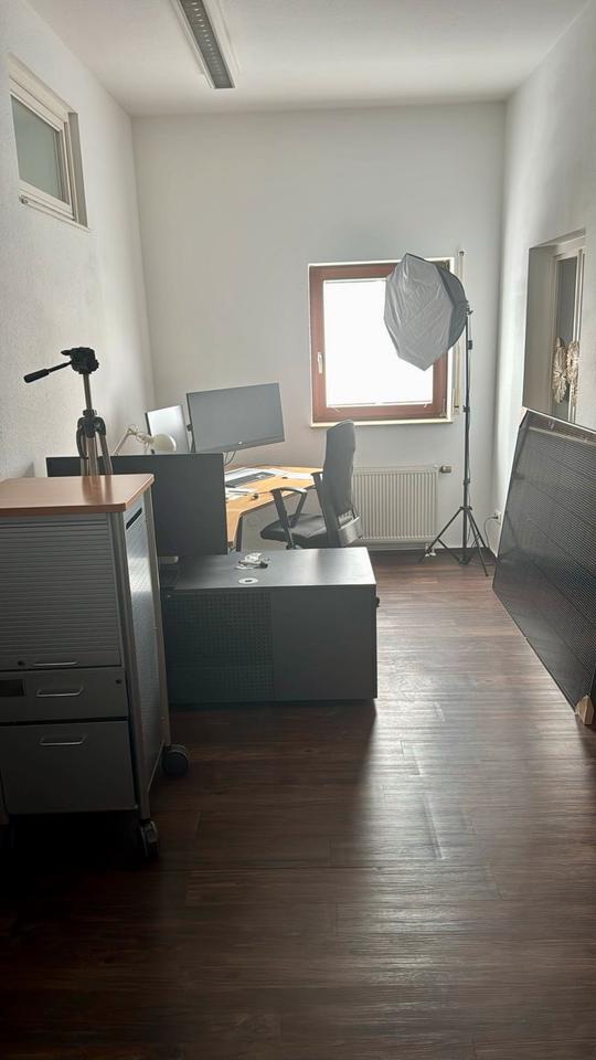 Helle Büroräume in Bruchköbel zu vermieten zimmer