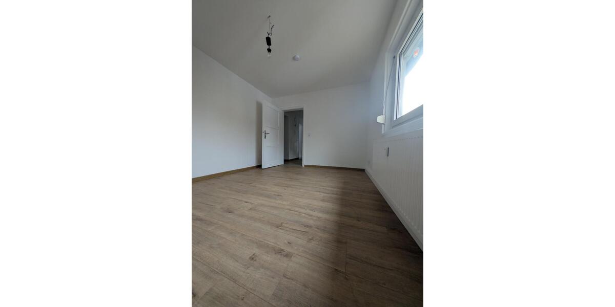 Erstbezug nach Sanierung: Helle 2,5-Zimmer-Wohnung 2.5 zimmer