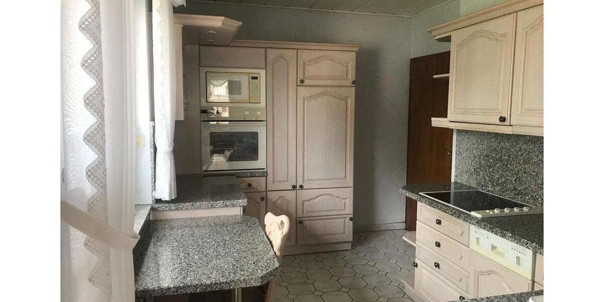 Einfamilienhaus Altenstadt - 9 Zimmer, 280 m&sup2;, 2.200&euro; | Angebot:25760695