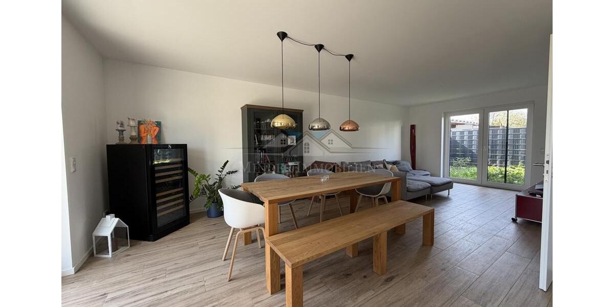 Doppelhaushälfte Wöllstadt - 6 Zimmer, 194 m&sup2;, 2.300&euro; | Angebot:26167919