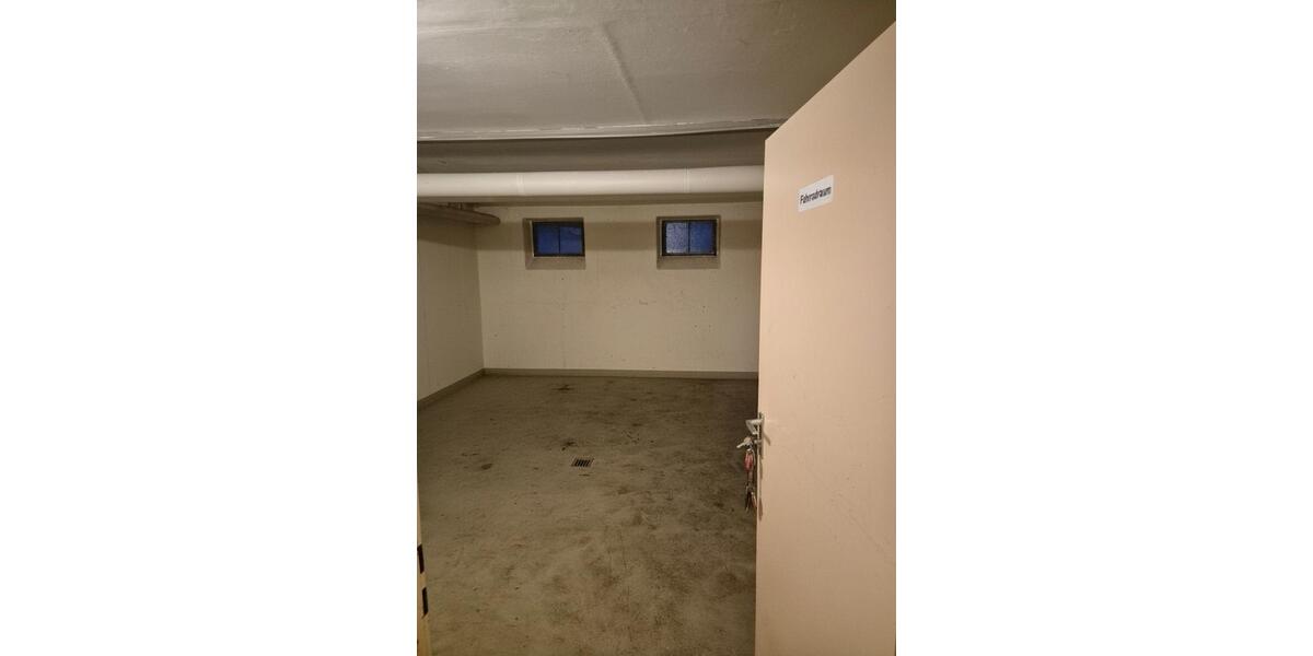 Frisch sanierte, sonnige 2-Zimmer-Wohnung mit Süd-Loggia & TG-Stellplatz – ruhig & zentral 2 zimmer