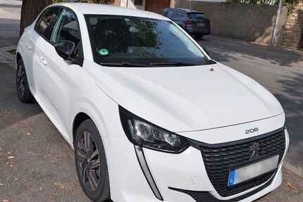 Peugeot 208 94.400 km 12.000 &euro; Frankfurt am Main 60326