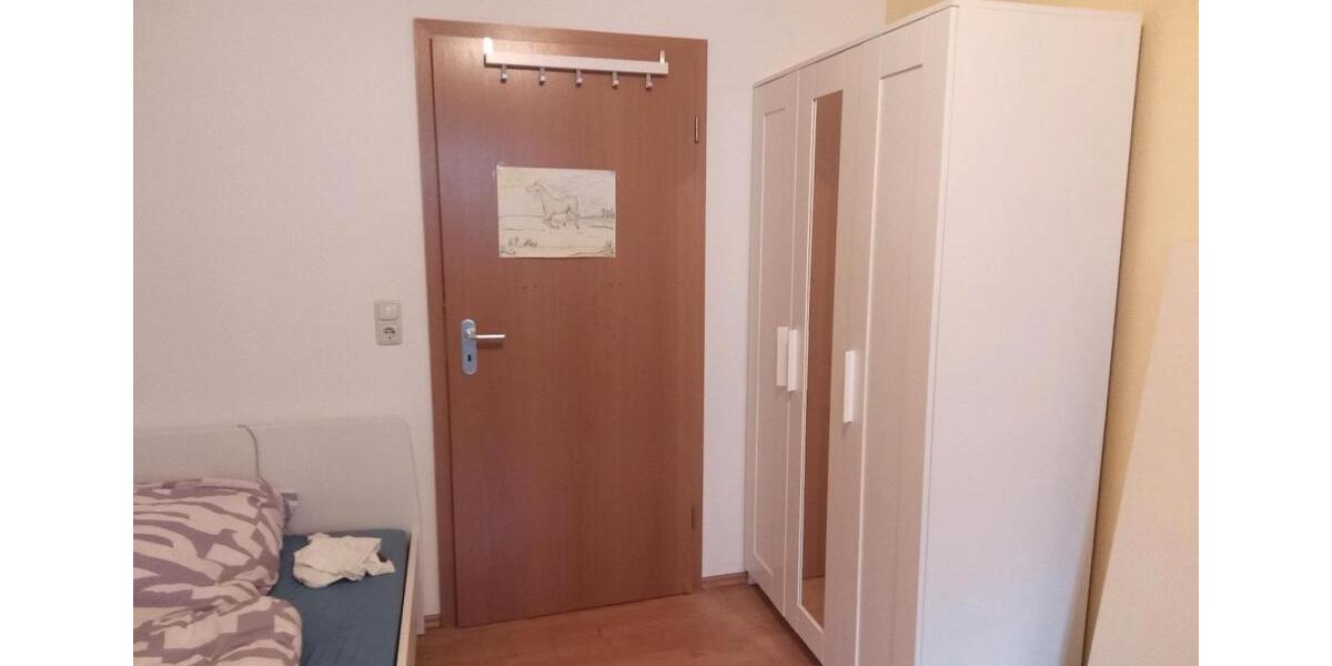 1 Zimer (15qm) 350 Euro an 40 - 60 jährige zu vermieten 1 zimmer