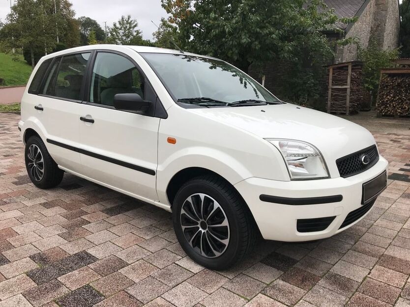 Ford Fusion 97.000 km 2.900 € Stockstadt am Main 63811