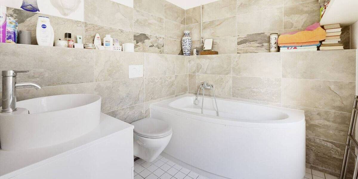 Mehrfamilienhaus, Wohnhaus Frankfurt am Main Seckbach - 6 Zimmer, 242 m&sup2;, 1.200.000&euro; | Angebot:26139136