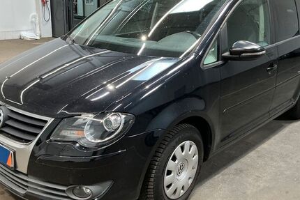 VW Touran 171.700 km 5.890 € Frankfurt am Main 65933