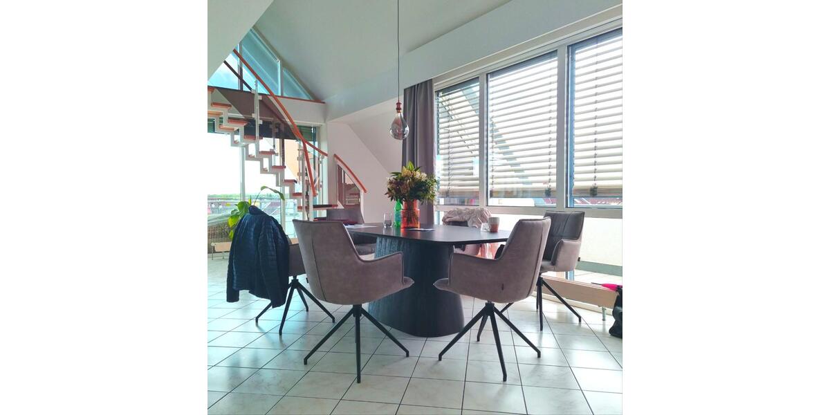 Dachgeschoßwohnung Kleinostheim - 5.5 Zimmer, 240 m&sup2;, 1.700&euro; | Angebot:26660338