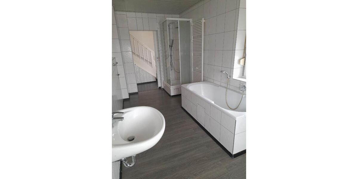 Mehrfamilienhaus, Wohnhaus Rodenbach - 8 Zimmer, 170 m&sup2;, 290.000&euro; | Angebot:26146321