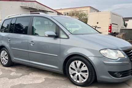 VW Touran 175.000 km 4.999 &euro; Frankfurt am Main 65933