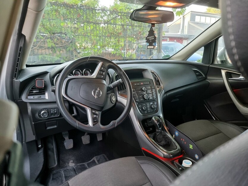 Opel Astra J 112.000 km 5.600 € Erlensee 63526