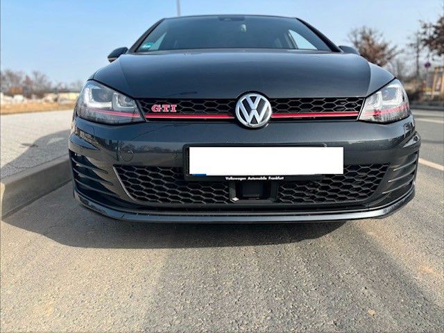 VW Golf 156.904 km 15.600 &euro; Frankfurt am Main 60385