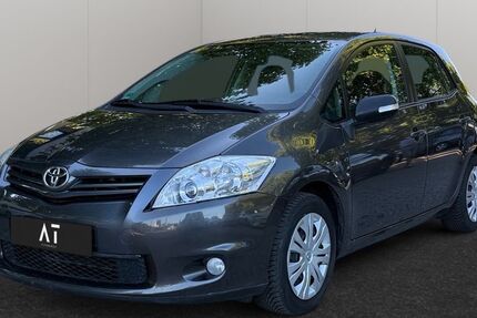 Toyota Auris 69.013 km 8.990 &euro; Frankfurt am Main 65933
