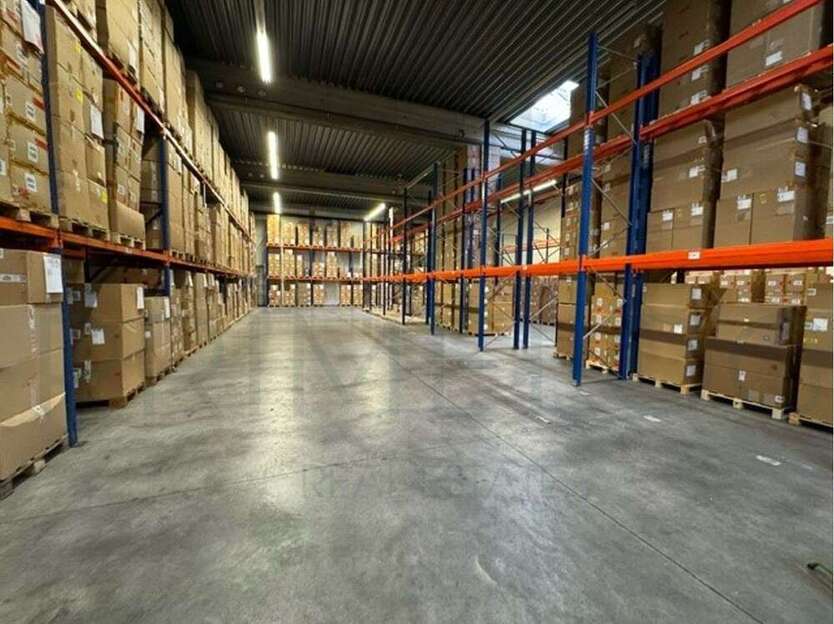 Halle in Maintal 3.200.000 € 2100 m²