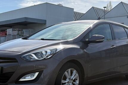 Hyundai i30 83.000 km 7.990 &euro; Frankfurt 60386