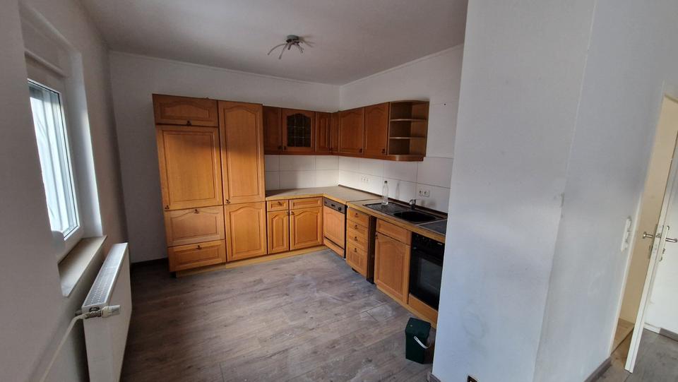 Renovierte 3 Zimmer Wohnung mit Küche und neuem Badezimmer 3 zimmer