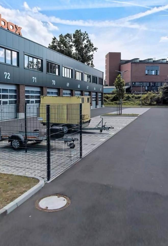 Große Garage mit Büro - Lager zu vermieten