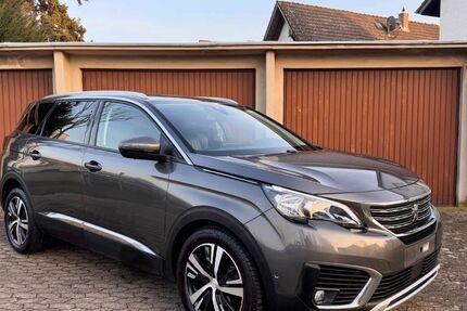 Peugeot 5008 140.000 km 15.900 &euro; Rüsselsheim 65428