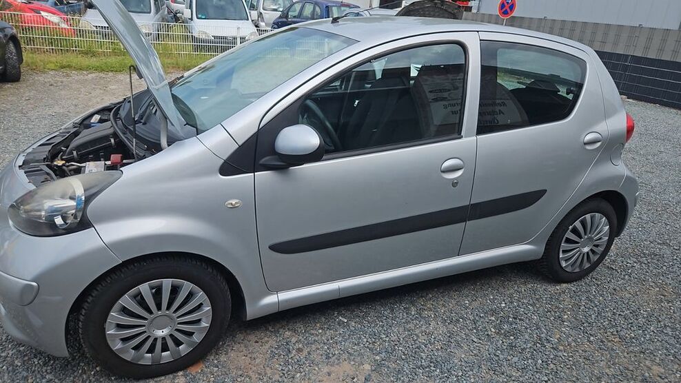 Toyota Aygo (X) 96.000 km 2.400 € Darmstadt 64295