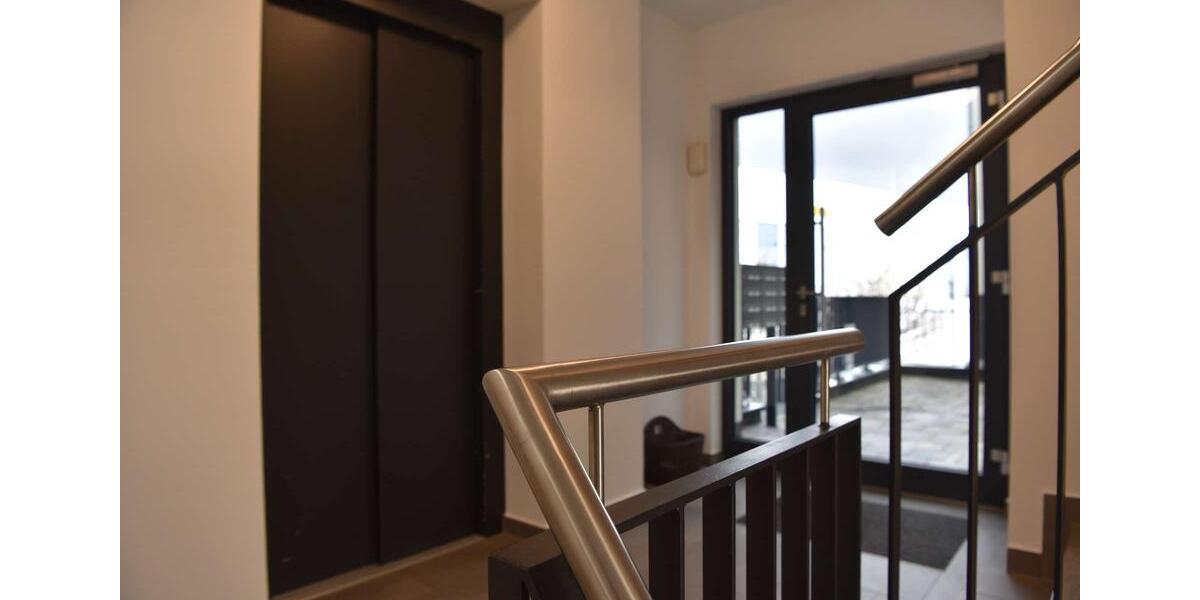 Etagenwohnung Friedrichsdorf - 5 Zimmer, 165 m&sup2;, 1.980&euro; | Angebot:25806103