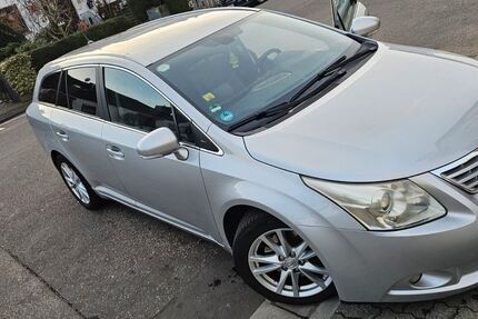 Toyota Avensis 216.000 km 5.400 &euro; Hanau 63452