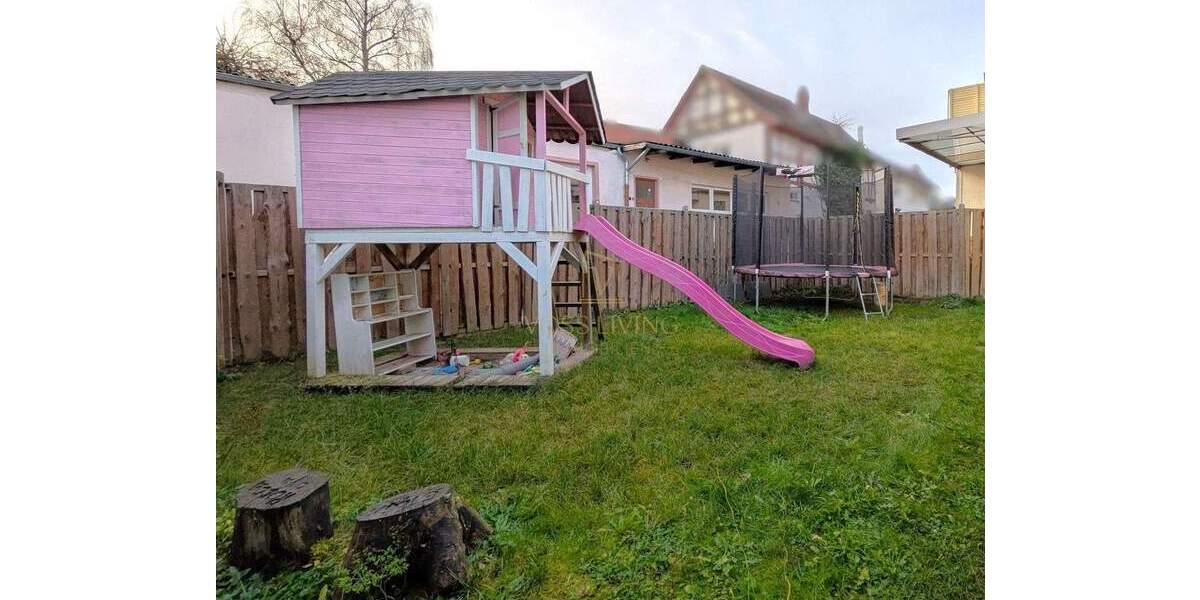 Großes potentialträchtiges Haus mit Garten, Balkon, 3 KFZ Stellplätzen, Keller und Nebengebäude 1 zimmer