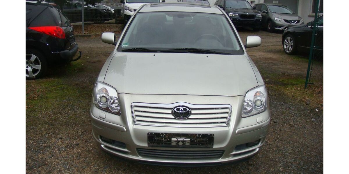 Toyota Avensis 179.000 km 2.600 &euro; Erlensee 63526