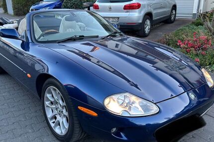 Jaguar XK8 142.000 km 14.900 &euro; Offenbach 63069