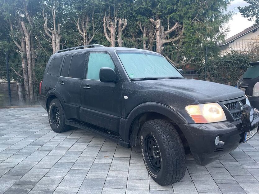 Mitsubishi Pajero 204.000 km 15.500 € Rodenbach 63517