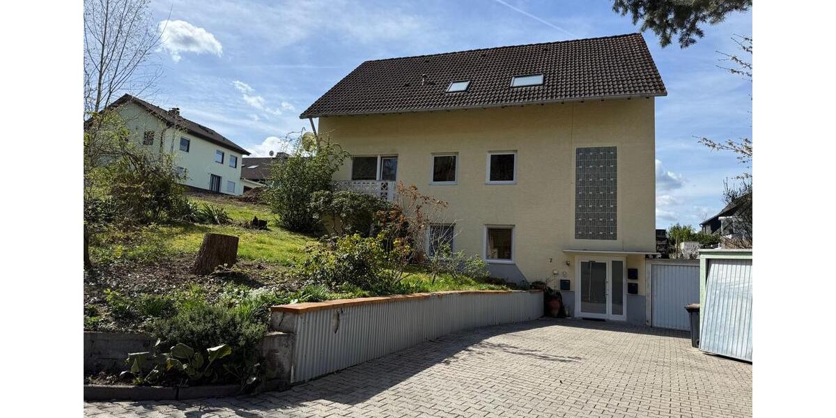 Dachgeschoßwohnung Freigericht - 3.5 Zimmer, 111 m&sup2;, 1.100&euro; | Angebot:25853896