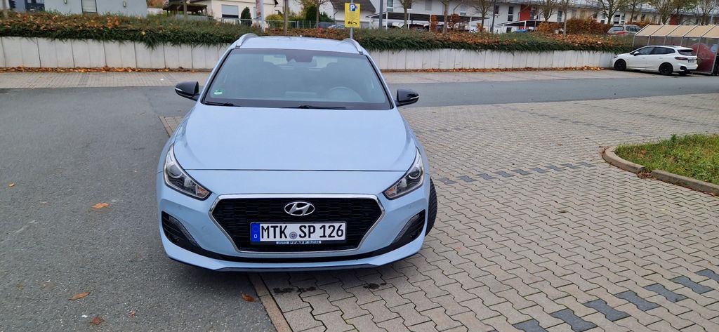 Hyundai i30 73.000 km 17.500 &euro; Eschborn 65760