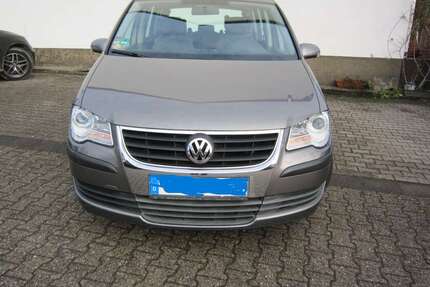 VW Touran 201.000 km 4.900 &euro; Bad Homburg vor der Höhe 61350
