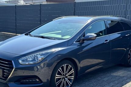 Hyundai i40 91.500 km 13.500 &euro; Rüsselsheim 65428