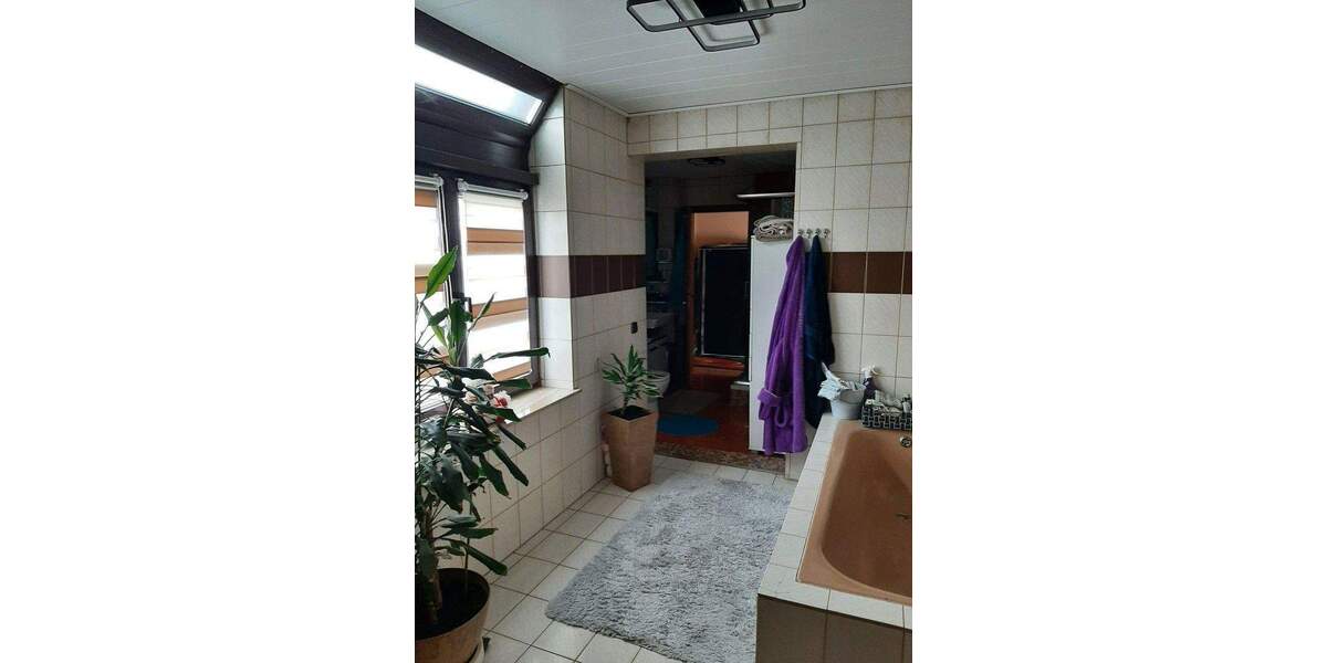 Einfamilienhaus Raunheim - 8 Zimmer, 270 m&sup2;, 650.000&euro; | Angebot:25751160