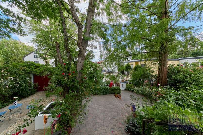 Haus zum Kaufen in Frankfurt am Main 1.398.000 € 366 m²