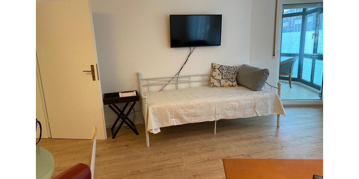 Erdgeschoßwohnung Frankfurt am Main Sachsenhausen - 4 Zimmer, 90 m&sup2;, 2.800&euro; | Angebot:25993296