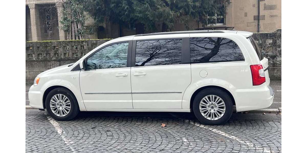 Lancia Voyager 203.000 km 10.500 &euro; Frankfurt 60318
