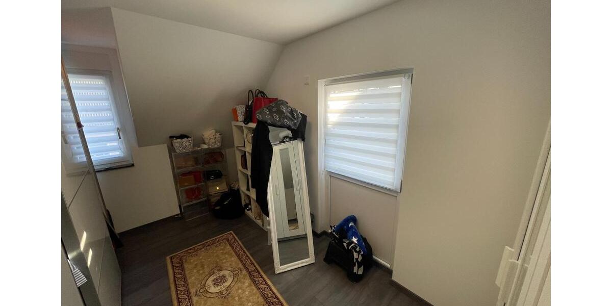 Doppelhaushälfte Hanau Lamboy - 6 Zimmer, 160 m&sup2;, 2.200&euro; | Angebot:25750507