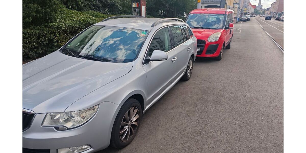 Skoda Superb 208.000 km 2.500 &euro; Frankfurt 60528