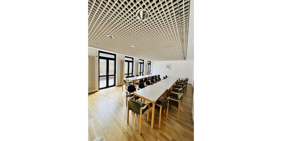 Investmentchance bei Frankfurt: Gewerbegebäude für Büro, Klinik oder Pflege 6 zimmer