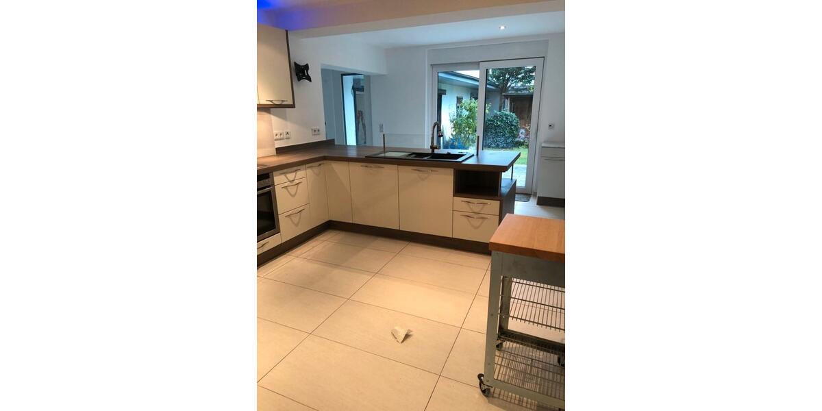 Einfamilienhaus Dreieich - 9 Zimmer, 300 m&sup2;, 3.990&euro; | Angebot:26336525