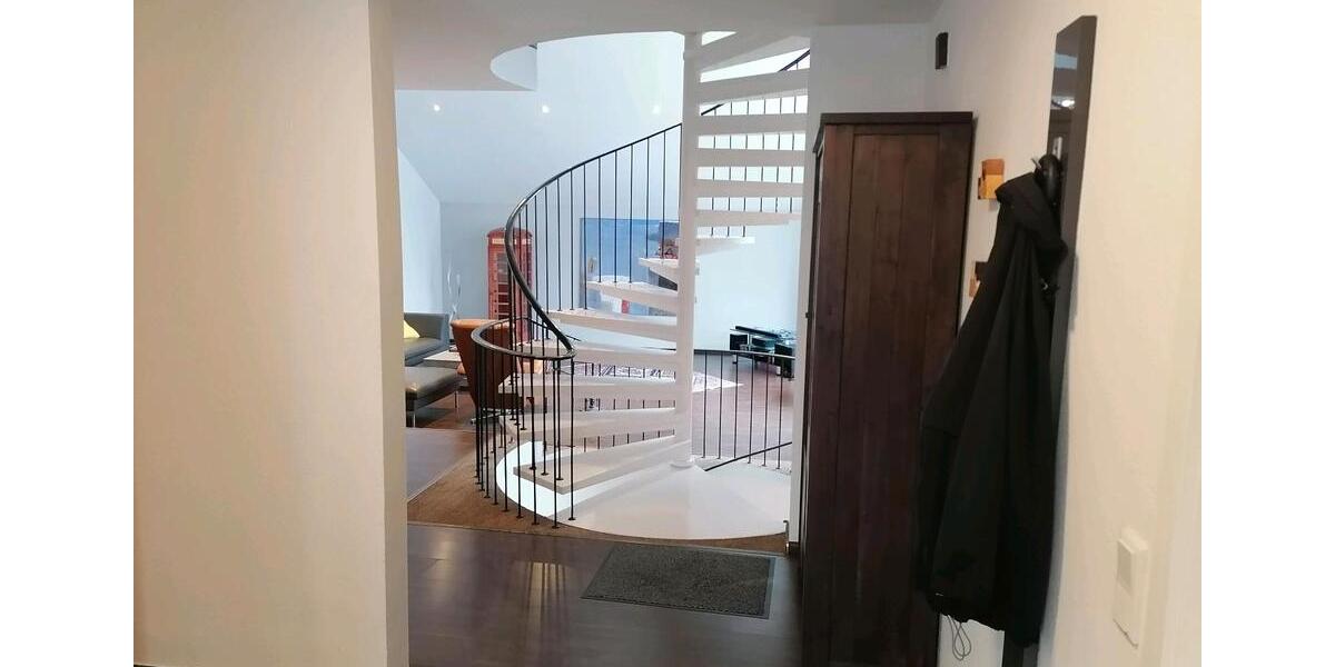 Besondere Immobilie mit zeitloser Architektur in ruhiger Lage 4 zimmer