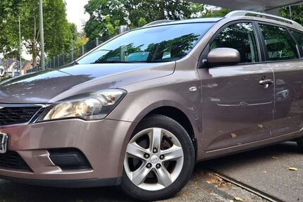 Kia ceed / Ceed 158.000 km 4.900 &euro; Bad Homburg 61350