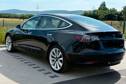 Tesla Model 3 246.000 km 17.900 &euro; Alzenau 63755