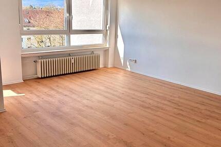 Wohnung Steinbach (Taunus) - 4 Zimmer, 94 m&sup2;, 1.450&euro; | Angebot:25875044